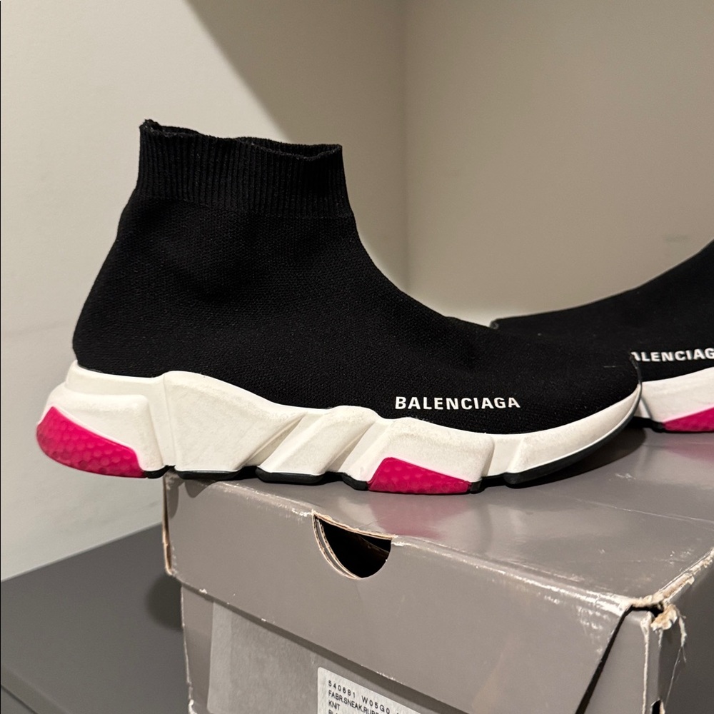 Balenciaga Women's Black and Pink ‘ Speed’ Trainers - Picture 17 of 17